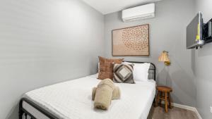 Postel nebo postele na pokoji v ubytování Los Vagones del Rio - Riverfront