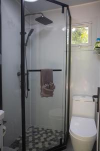 Phòng tắm tại Coqui Tiny House - Unit 1 +12 ảnh