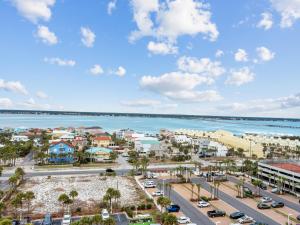 ナバーにあるMermaid Manorの市街と海のアリアルビュー