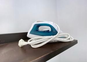 a close up of a white rope on a shelf at Apartamento recantoazul es Conforto Total a 50m do Mar Apartamento Recém-Reformado na Praia de Castelhanos, ES, para 7 Pessoas Aconchegante e Completo, com 3 Quartos e 1 Suíte in Anchieta +21 photos