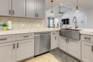 Galeriebild der Unterkunft Families Welcome! Recently Renovated Home in Katy in Katy + 21 Fotos