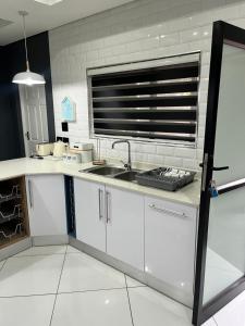 Fotografie z fotogalerie ubytování 98 Inn Guesthouse Two Bedroom Apartment v destinaci Jacksonʼs Drift