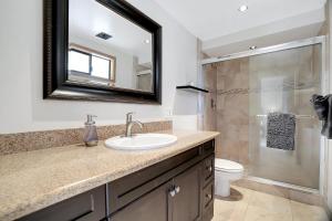 Ένα μπάνιο στο Hololani B102 +32 φωτογραφίες