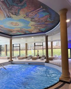 Hồ bơi trong/gần Le Cocon des Thermes Amneville Metz Luxembourg +23 ảnh