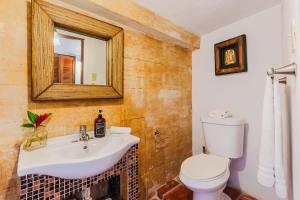 Koupelna v ubytování Chalet Lulu | Yoga/Retreat | P Solar | Hot Tub + 32 fotografií