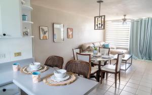 Posezení v ubytování Coral 17 Costa Brava Condo, Pool, 5 Min from Beach