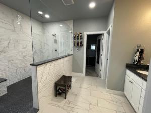 Ένα μπάνιο στο Modern Home, Breathtaking Views +20 φωτογραφίες