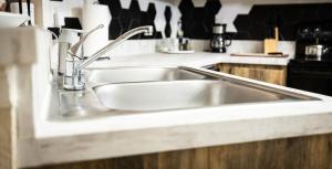 Φωτογραφία από το άλμπουμ του Nomad Hub,Fast Wi-Fi, King Comfort & Pool Vibes στο Γκέινσβιλ +12 φωτογραφίες