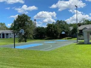 Φωτογραφία από το άλμπουμ του Nomad Hub,Fast Wi-Fi, King Comfort & Pool Vibes στο Γκέινσβιλ