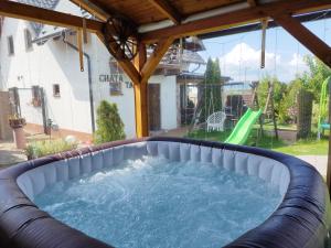 Bazén v ubytování Wellness Chata Tatry nebo v jeho okolí