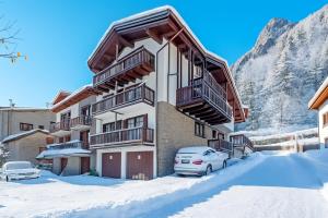 Graceful Apartment In Courmayeur - Happy Rentals trong mùa đông