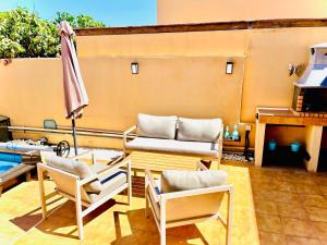 Χώρος καθιστικού στο Delightful holiday villa with pool and hot tub