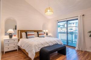 Ένα ή περισσότερα κρεβάτια σε δωμάτιο στο Hilltop Hacienda – Private Villa Panoramic Views +66 φωτογραφίες