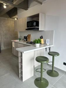 サバネタにあるSabaneta Parque, Wifi,Excelente vista ,Centralのカウンターの台所