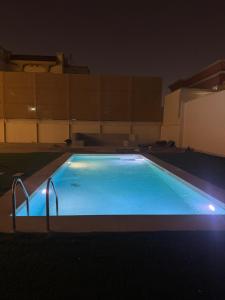 Πισίνα στο ή κοντά στο 03 villa dubai nad alhamar