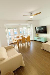 Μια τηλεόραση ή/και κέντρο ψυχαγωγίας στο Terraza del Mar Torrevieja