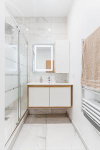 Ένα μπάνιο στο Modern Suite +17 φωτογραφίες