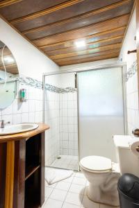 Ένα μπάνιο στο Hotel Holístico Monteverde