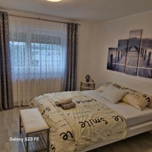 Ένα ή περισσότερα κρεβάτια σε δωμάτιο στο Esquina