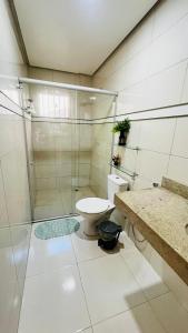 Ένα μπάνιο στο Suíte confortável 13km da COP30