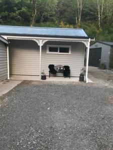 Budova, kde se penzion nachází + 6 fotografií