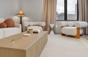 Posezení v ubytování Hartford New 1BR near XL Center and Convention