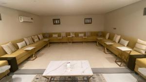 Posezení v ubytování شاليهات بلو لاجون + 30 fotografií