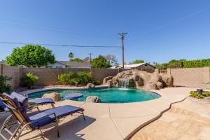 Πισίνα στο ή κοντά στο Azure - Sparkling Pool - Pool Table - In Old Town
