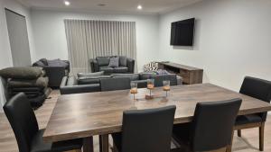 Χώρος καθιστικού στο Silverwood 17th Hole Retreat