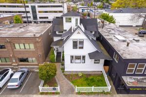 Budova, kde se prázdninový dům nachází