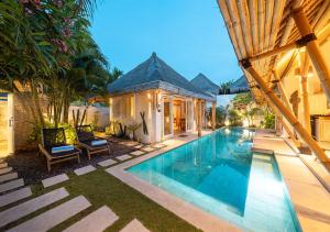 レンボンガン島にあるVilla Lagartoのスイミングプール付きヴィラのイメージ