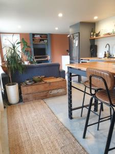 Køkken eller tekøkken på Private central Nelson apartment