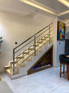 ラゴスにあるShortlet in Pedro, Gbagadaのギャラリーの写真 +2枚の写真