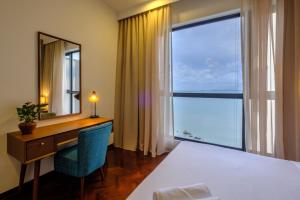 Fotografie z fotogalerie ubytování Beachfront Sea View Luxury Private Beach Suites v destinaci Tanjong Tokong