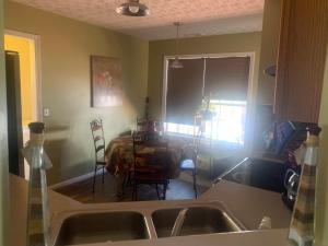 Χώρος καθιστικού στο Captivating Home near Downtown ATL