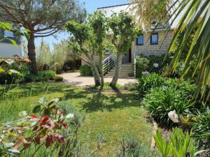 Zahrada ubytování Maison de charme avec Internet, animaux admis, 8 pers, 4 ch, Damgan - FR-1-775-40