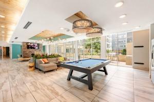 Piljardilaud majutusasutuses Riverwalk Luxury Haven Pool Free Parking