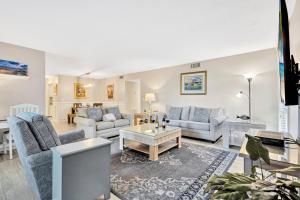 Posezení v ubytování 889 Ketch Court