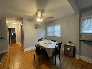 Φωτογραφία από το άλμπουμ του Buffalo 4BR Home 5 Beds, Near Airport & Downtown στο Μπάφαλο +35 φωτογραφίες