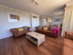 Posezení v ubytování Canberra City View Apartment