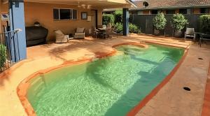 Bazén v ubytování Edward Parry Motel and Apartments nebo v jeho okolí