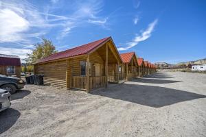 Gallery image of Bryce Canyon Log Cabins in Tropic