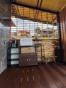 Kuchyň nebo kuchyňský kout v ubytování Baan Rattana