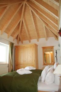 Postel nebo postele na pokoji v ubytování Hotel Berghof