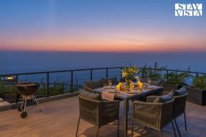 Naturlandskabet i nærheden af villaen