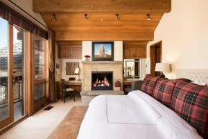 Postel nebo postele na pokoji v ubytování RMR: Timbers at Granite Ridge 3088 in Teton Village