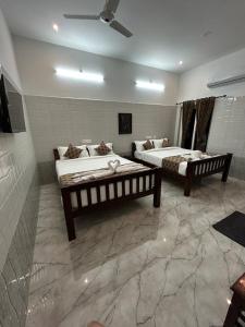 Μια τηλεόραση ή/και κέντρο ψυχαγωγίας στο LUXUS Resort & Swimming Pool