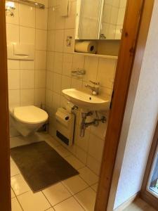 Ένα μπάνιο στο En Anniviers, chalet cosy au centre du village de Saint Jean