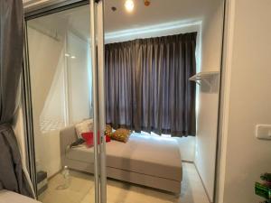 Ένα ή περισσότερα κρεβάτια σε δωμάτιο στο 2 bed condo next to BTS