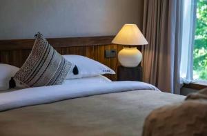 Gallery image of Huangshan Xishui Yunjian Forest Resort Hotel in Huangshan +7 photos